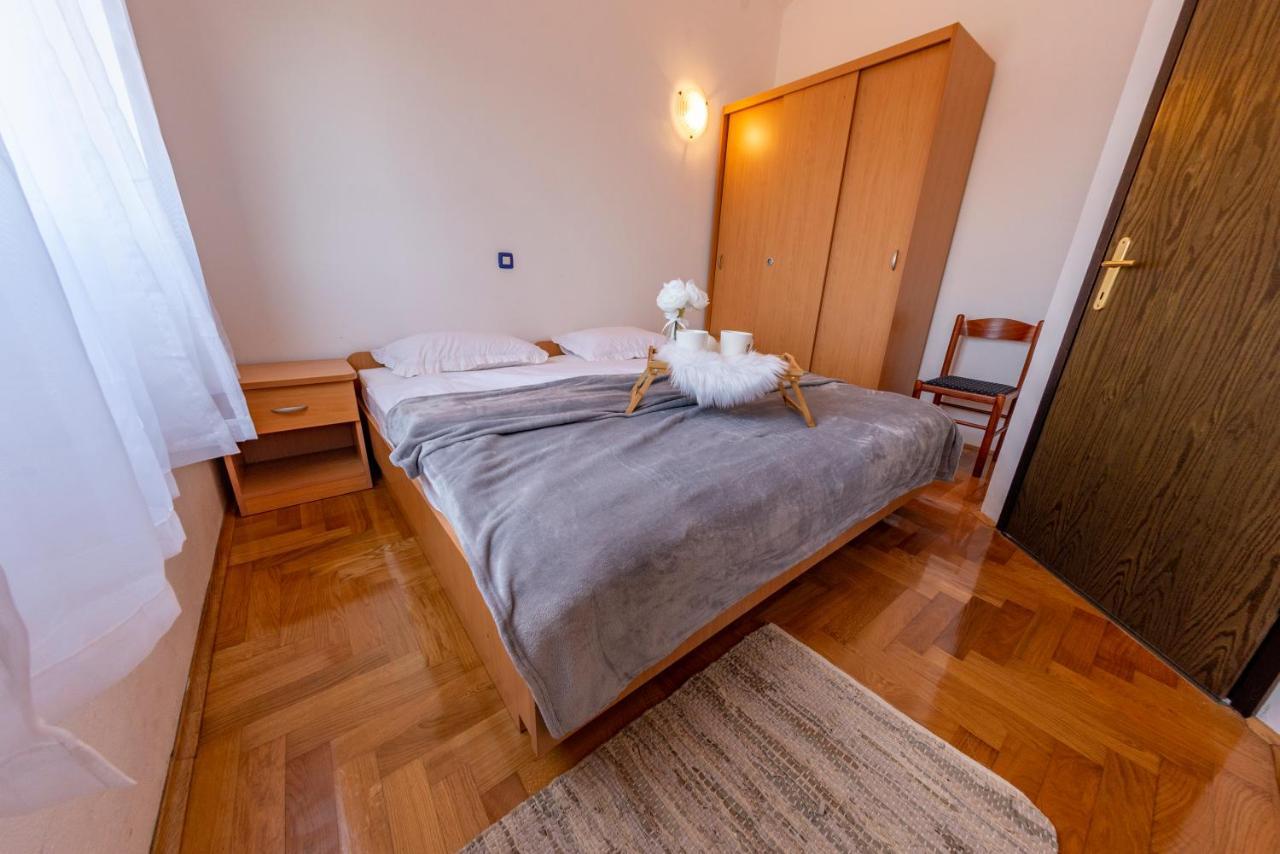 Apartments Krivicic Blue Pomer Extérieur photo